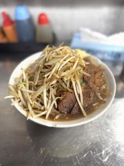 二郎ラーメン もやし,ラーメン,麺類の写真素材