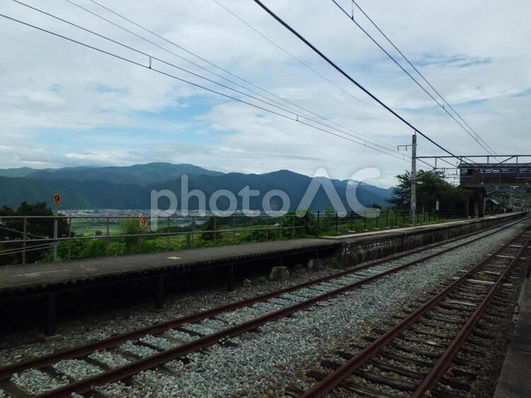 夏の姨捨駅 姨捨駅,高原,列車の写真素材