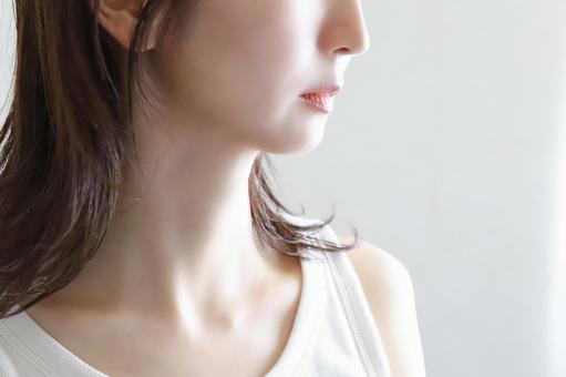 女性の横顔 フェイスライン 女性の横顔 フェイスライン 女性の横顔,フェイスライン,フェイスケアの写真素材