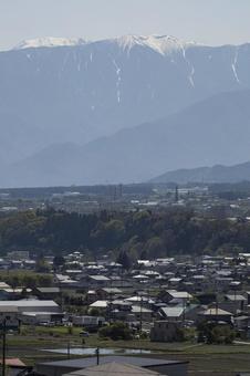 高台から見た春の長野県上伊那郡箕輪町 高台から見た春の長野県上伊那郡箕輪町 箕輪町,上伊那,長野の写真素材