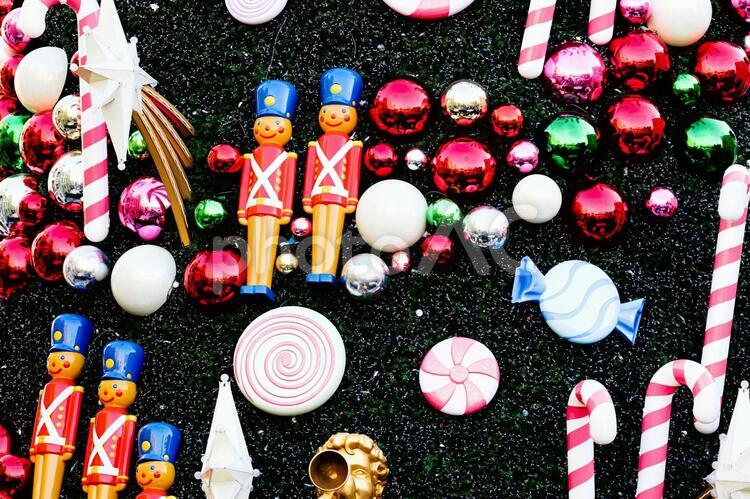 イメージ素材　クリスマスツリー　オーナメント　飾り　装飾 クリスマスイブ,プレゼント,１２月の写真素材