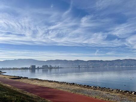諏訪湖湖畔の風景 諏訪湖,湖畔,景色の写真素材