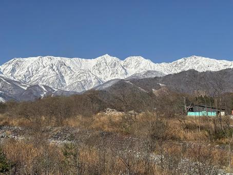 冠雪の北アルプス　白馬三山　長野県白馬村 冠雪,北アルプス,山並みの写真素材