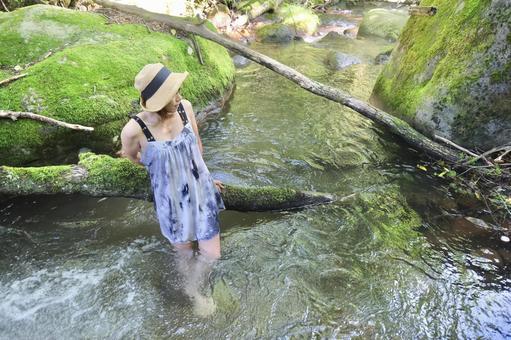 水遊び 水遊び 水遊び,河,渓流の写真素材
