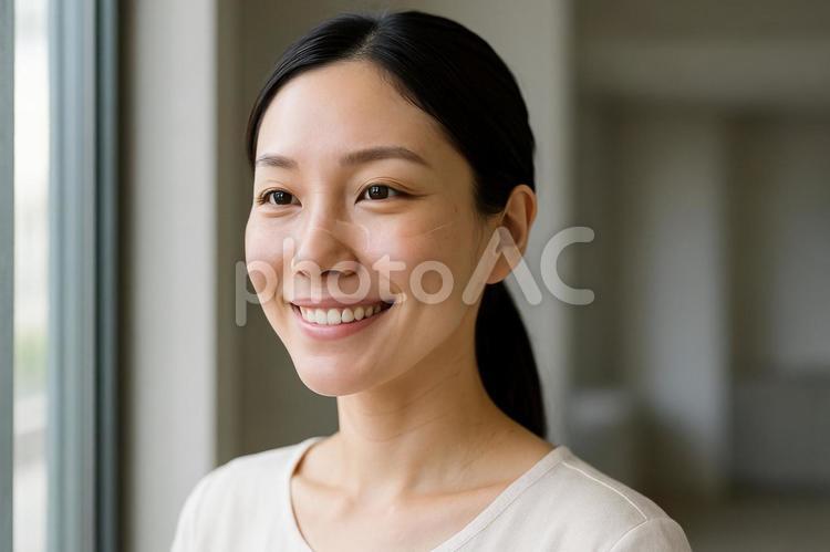 美容整形後の笑顔の女性 美容整形,笑顔,日本人女性の写真素材