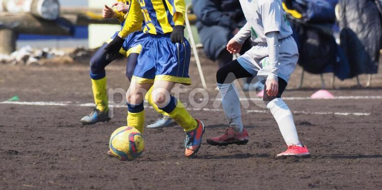 サッカー　フットボール サッカー,フットボール,泥の写真素材