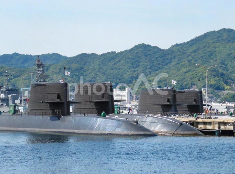 基地に停泊中の海上自衛隊潜水艦 海上自衛隊,自衛隊,ミリタリーの写真素材