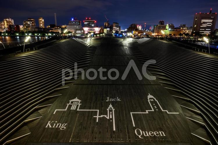 横浜三塔 夜景,夜,大さん橋の写真素材