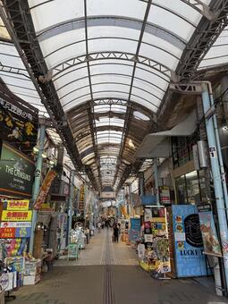 沖縄のアーケード 沖縄,沖縄県,小道の写真素材