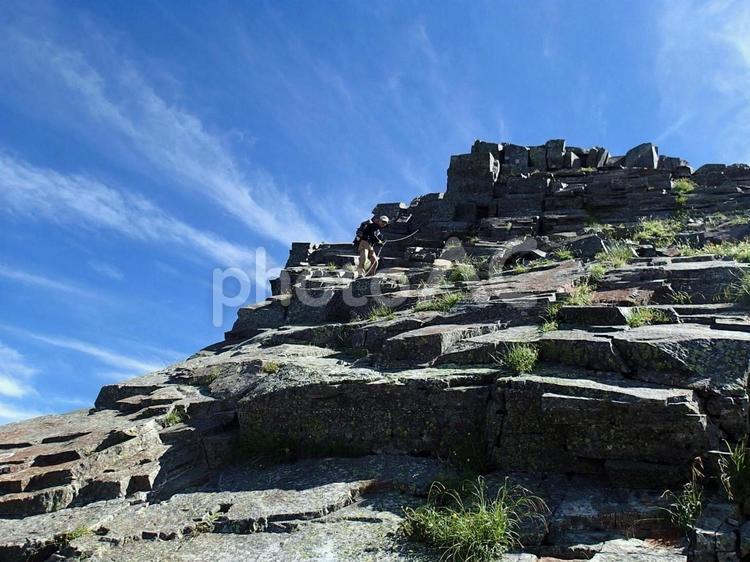 バリエーションルート　岩場を下る 奥穂高岳,天狗の頭,山の風景の写真素材
