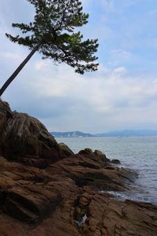 8月下旬の高松市長崎の鼻からの風景 8月下旬の高松市長崎の鼻からの風景 岩礁,海,瀬戸内海の写真素材