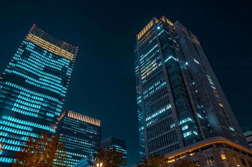 夜のビルの景色 夜景,風景,風景写真の写真素材