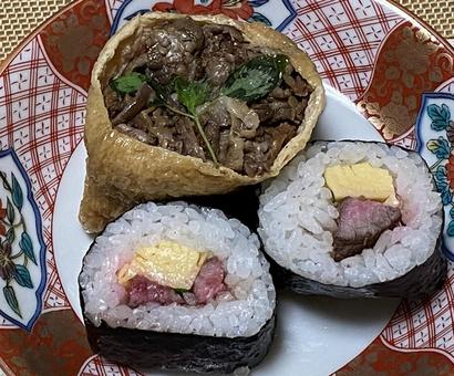 牛肉のいなり寿司と肉巻き寿司 牛肉のいなり寿司と肉巻き寿司の写真