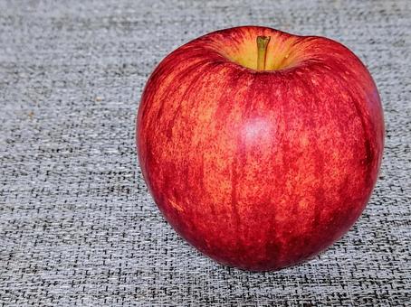 りんご 1個 りんご 1個の写真