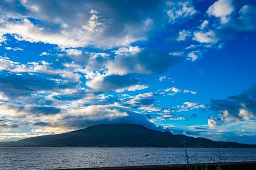 鹿児島　鹿児島湾の早朝の海 鹿児島湾,鹿児島,海の写真素材