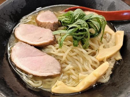 鴨チャーシューの冷やしラーメン1 鴨チャーシューの冷やしラーメン1 冷やし,冷たい,ラーメンの写真素材
