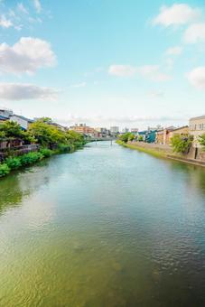 【石川】ひがし茶屋街周辺の浅野川 【石川】ひがし茶屋街周辺の浅野川の写真