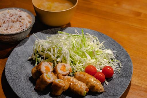 豚肉の野菜巻きの夕食 夕食,和食,豚肉の写真素材