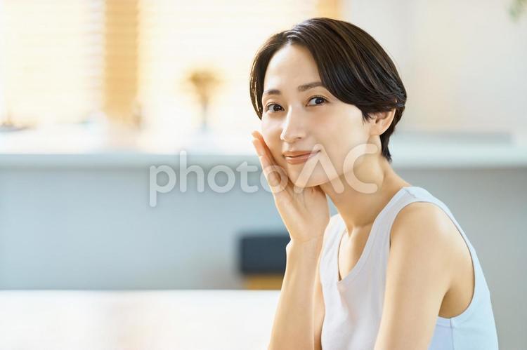 スキンケア　女性　アンチエイジング ビューティー,スキンケア,女性の写真素材