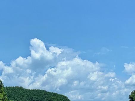 夏の山風景 キレイな空気と青い空 夏の山風景 キレイな空気と青い空 青空,雲,風景の写真素材