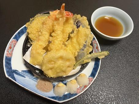 天ぷら盛り合わせ 天ぷら,えび,れんこんの写真素材