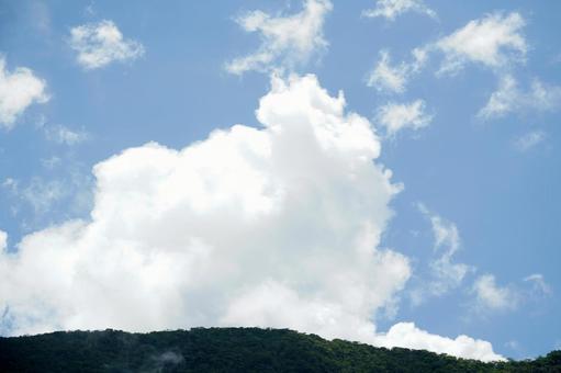 青空と山の稜線 青空と山の稜線の写真