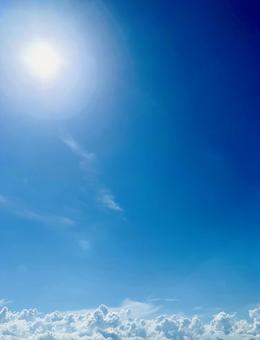 眩しい夏空 眩しい夏空の写真