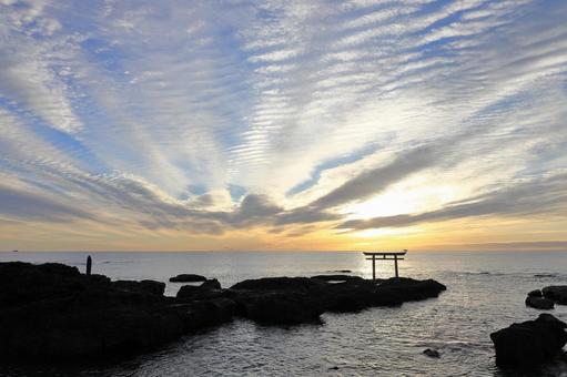 大洗磯前神社の夜明け 鳥居,風景,自然の写真素材