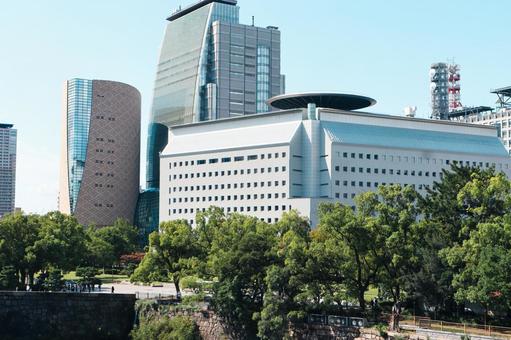 大阪城公園から望む大阪府警察本部 大阪城公園から望む大阪府警察本部 大阪府警察本部,nhk大阪,大阪歴史博物館の写真素材