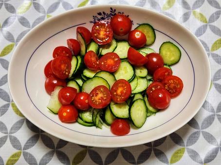 きゅうりとトマトのサラダA きゅうりとトマトのサラダA サラダ,生野菜,夏野菜の写真素材