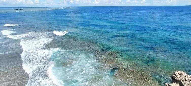 東平安名崎の海 東平安名崎の海の写真