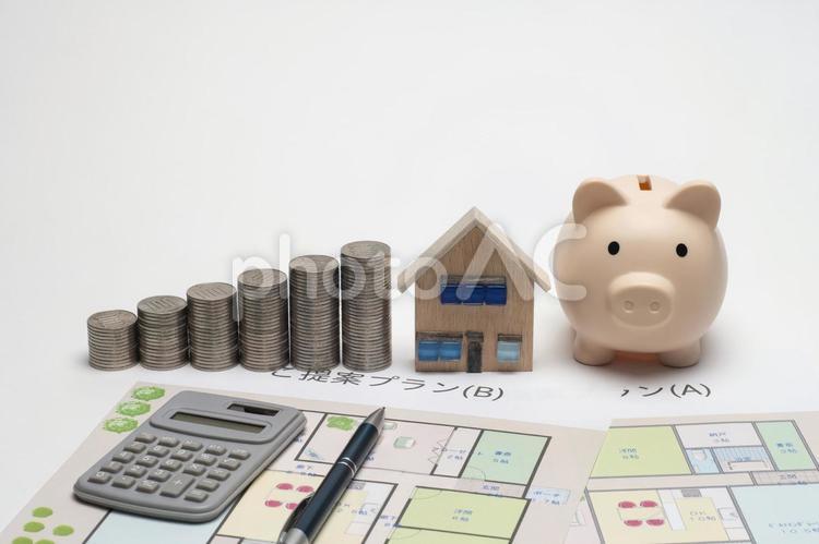 住宅の購入資金もしくは不動産投資 銀行ローン,一戸建て,戸建ての写真素材