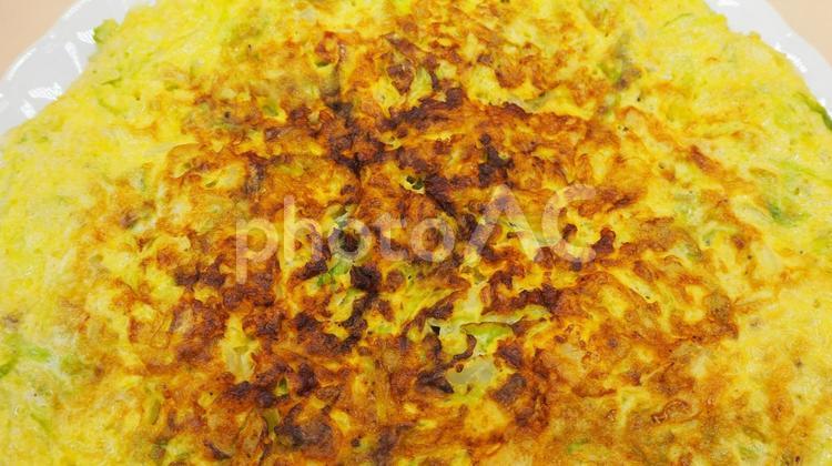 自家製・キャベツのオムレツ（マクロ撮影） キャベツのオムレツ,キャベツ,オムレツの写真素材