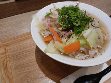 野菜いっぱいちゃんぽんみたいな中華そば② 中華そば,野菜たくさん,野菜の写真素材