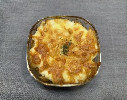 Penne and meat gratin (horizontal), JPG Penne and meat gratin (horizontal), JPG