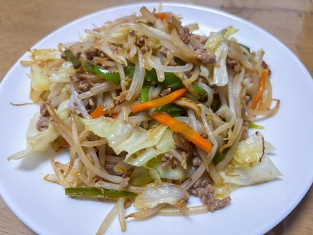 肉野菜炒め 肉野菜炒め 肉野菜炒め,野菜炒め,炒め物の写真素材