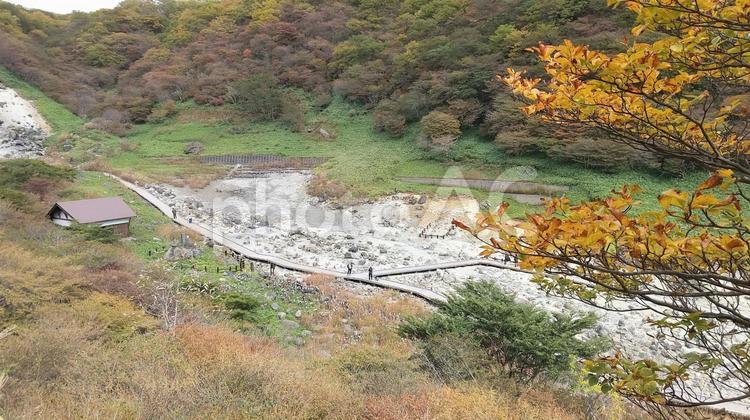 秋の殺生石 殺生石,栃木県,那須町の写真素材
