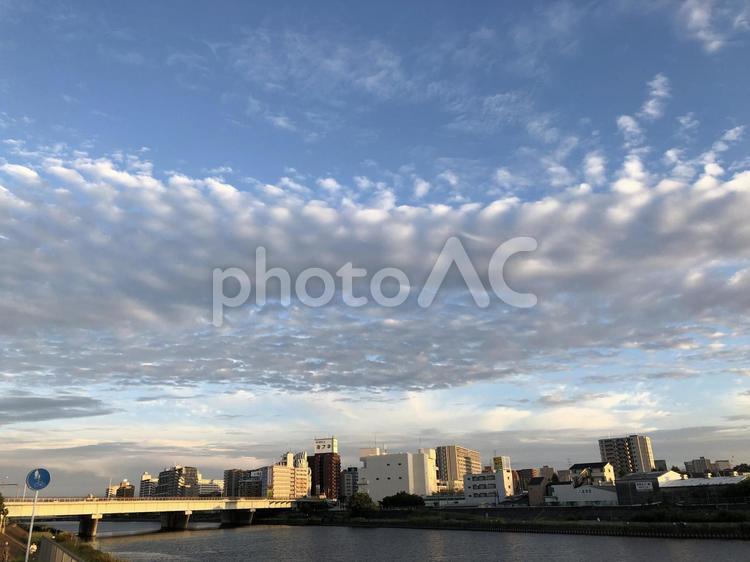 秋空 マジックアワー,夕方,夕景の写真素材