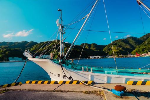 【鳥取】米子港と船 鳥取,米子駅,駅の写真素材