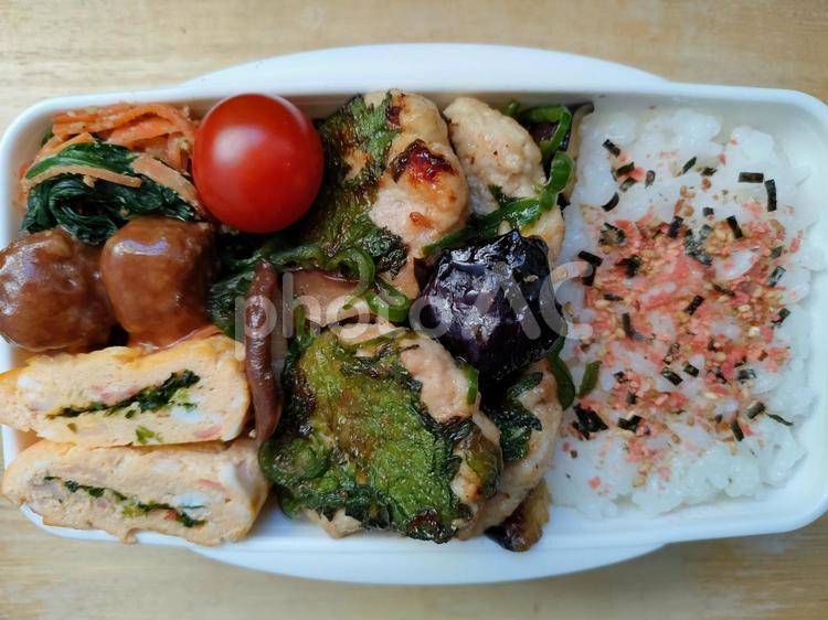 鶏つくね大葉焼き弁当！ お弁当,お昼ごはん,お昼の写真素材