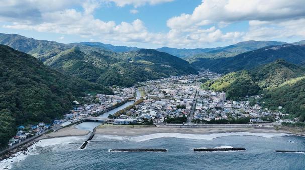 河津 河津,河津浜海水浴場,街並みの写真素材