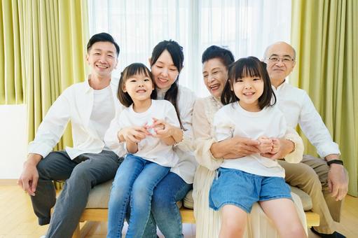 Group photo of 3 generation family, 3rd generation family, commemorative photo, senior citizens, JPG