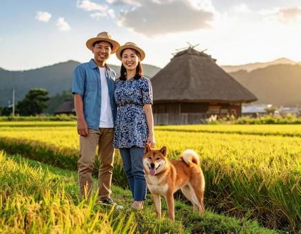 柴犬と家族・実りの秋の写真