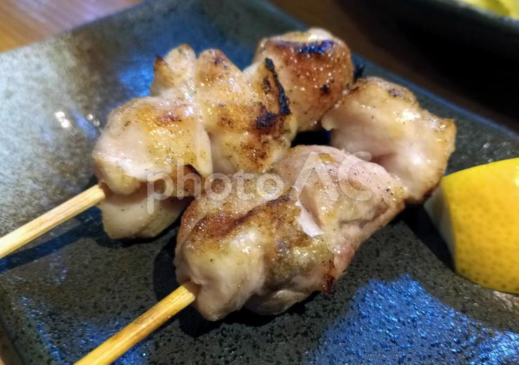 焼き鳥屋　ミの塩焼き 焼き鳥屋,焼き鳥,鶏肉の写真素材