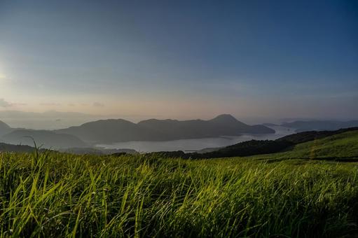夏の川内峠 夏の川内峠 川内峠,景勝地,雄大の写真素材