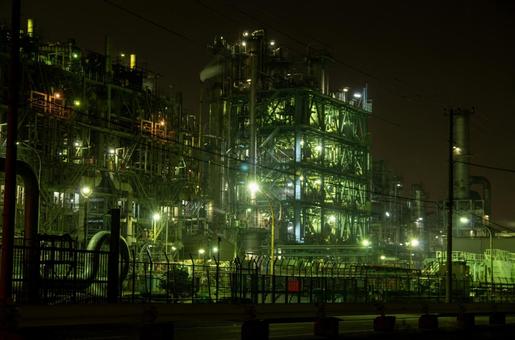 ライトアップされた産業プラントの夜景 工場夜景,工場,産業の写真素材