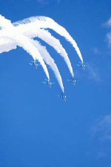 ブルーインパルス ブルーインパルス,tー4,航空自衛隊の写真素材