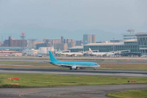 静寂に沈む滑走路 静寂に沈む滑走路の写真