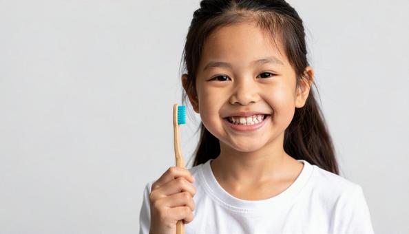 歯磨きする女の子 歯磨きする女の子の写真