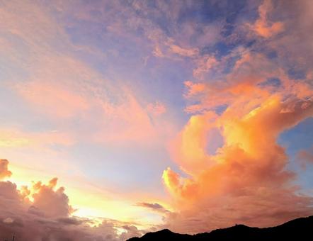 夕焼け 燃える雲 夕焼け 燃える雲の写真